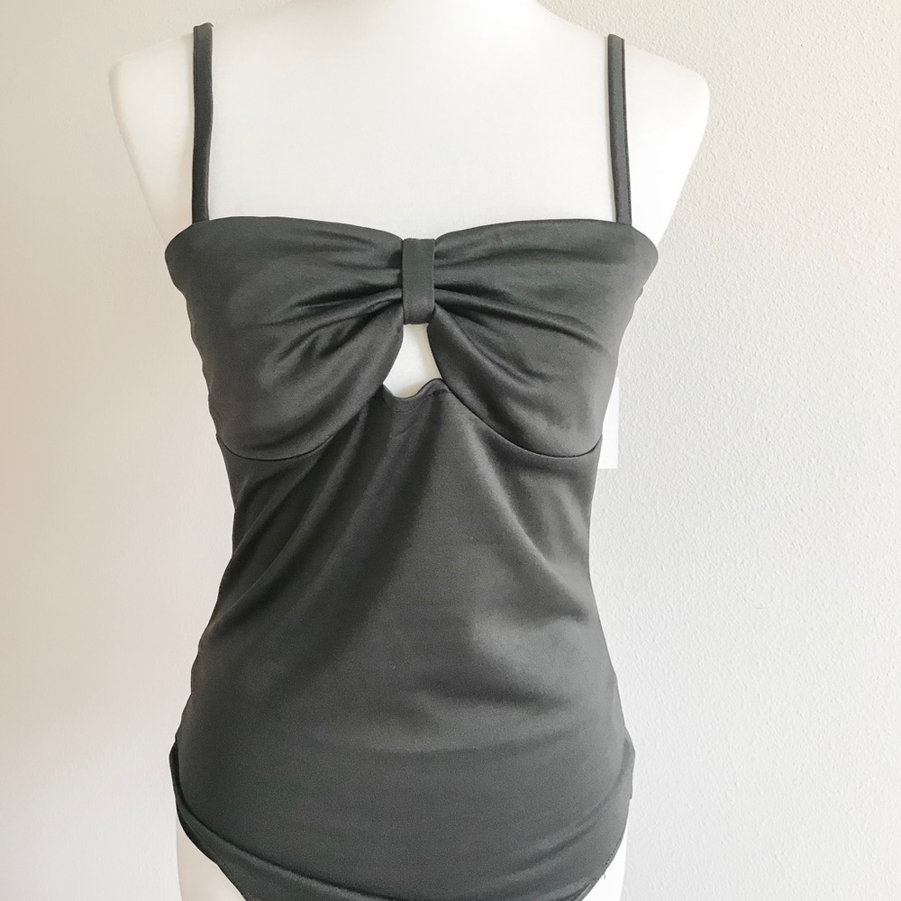 3/$30 Codexmode NWT Knot Bodysuit With Keyhole Sz Small